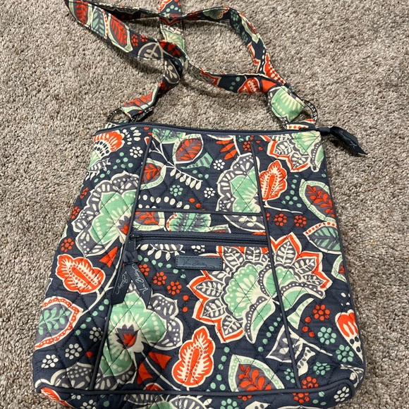 Vera Bradley bag set.  Discontinued Pattern.  5 pieces - Picture 6 of 12